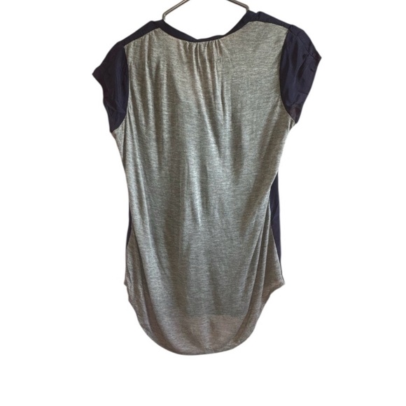 BABATON Women’s XXS Navy Grey Short Sleeve V-Neck Blouse - Picture 3 of 3